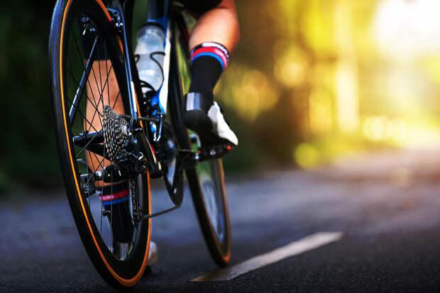 Велогонщицы попали в массовый завал за 2 километра до финиша гонки в Бельгии