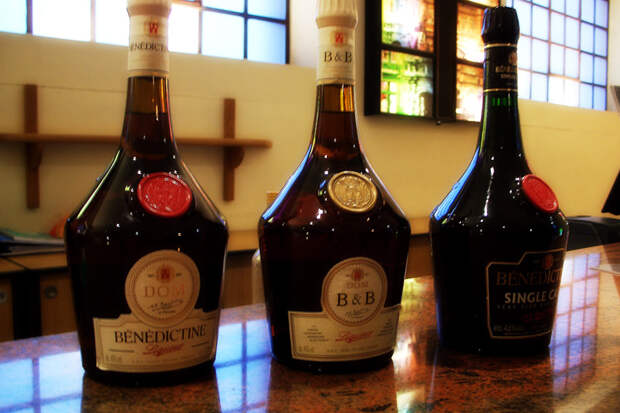http://anashina.com/wp-content/uploads/2013/09/Benedictine-7.jpg
