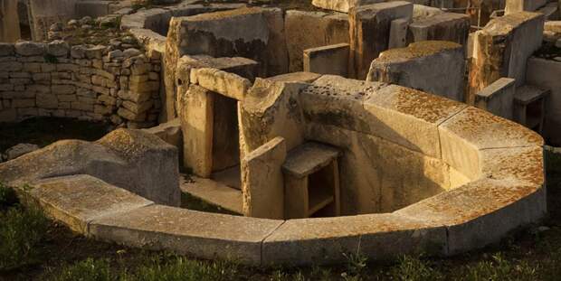 Фото взято с сайта: https://maltaprivateguide.com/wp-content/uploads/2015/03/Tarxien-Temples.jpg