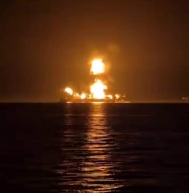 Tasnim: иранские военные нанесли удар по американскому танкеру у берегов ОАЭ