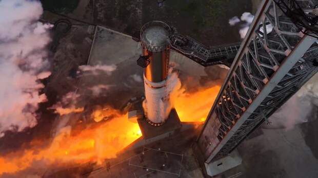 SpaceX показала уникальные кадры огневых испытаний ускорителя Super Heavy V3