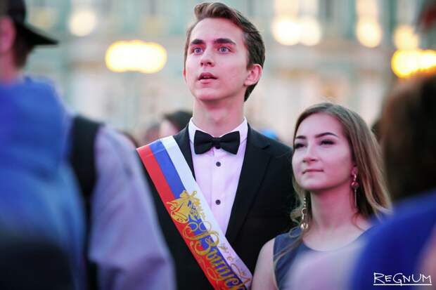 Выпускники на празднике «Алые паруса»