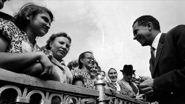 Ричард Никсон в аэропорту "Кольцово". 1959 год