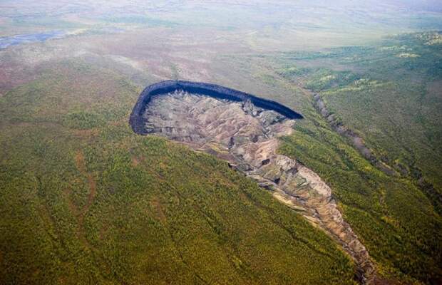 «Ворота в преисподнюю» расширяются: почему растет кратер