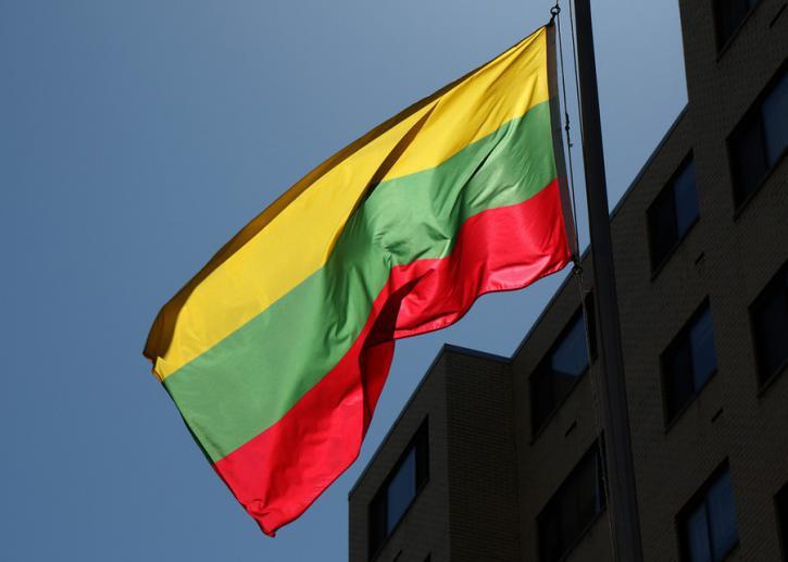 Глава МВД Литвы возмущен, что беженцы быстро выучивают русский язык, а не литовский