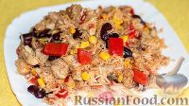 Фото к рецепту: Ужин в мексиканском стиле (рис с мясом, перцем, фасолью и кукурузой)