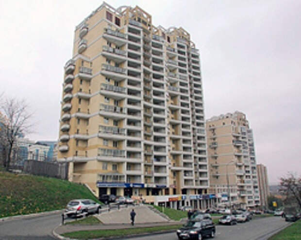 Воры ограбили восемь квартир в «депутатском доме» в Москве