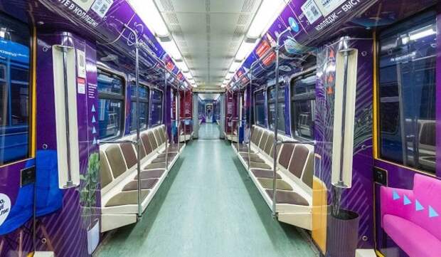 Тематический «Поезд профессионалов» запустили в столичном метро