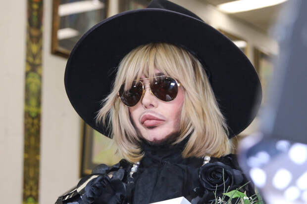 «Вот это тело!»: Зверев полностью разделся в соцсетях перед Чистым четвергом