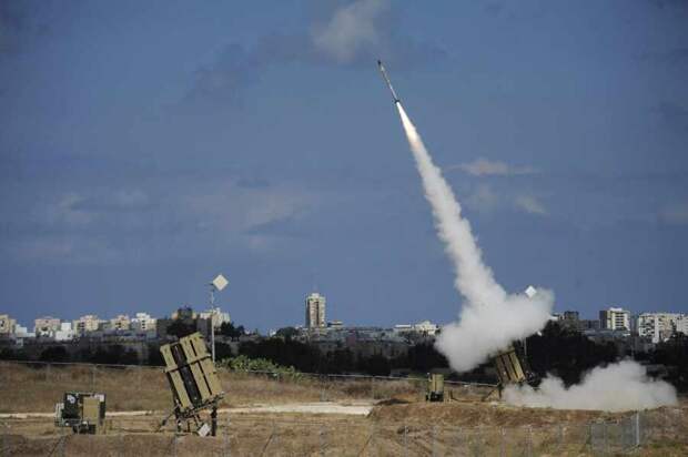 Две ракеты выпустили с ливанской территории в сторону Израиля