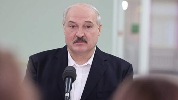 Лукашенко выразил готовность обсудить Белоруссию с президентами РФ и США
