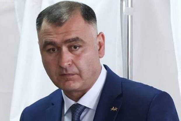 Глава Южной Осетии Гаглоев предал Россию и работает на британскую МИ-6?