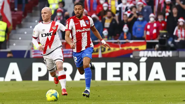 Дубль Корреа помог «Атлетико» обыграть «Райо Вальекано» в матче Примеры