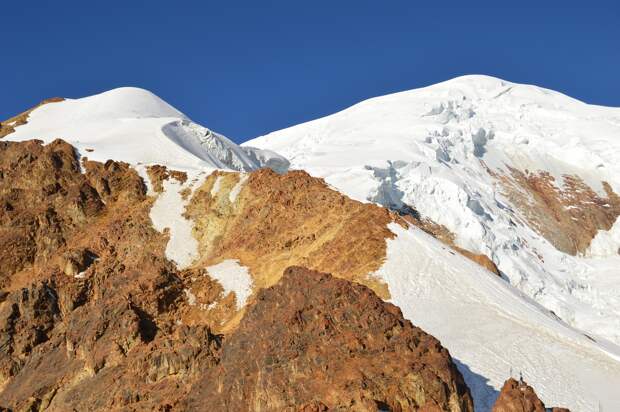 Looking up Illimani from High Camp (Greg Vernovage)