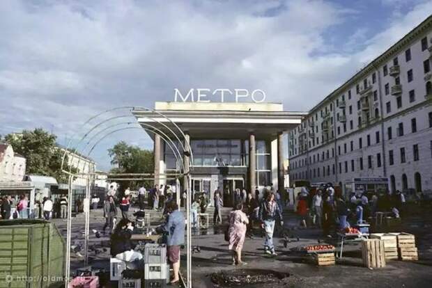 Фотографии противоречивого времени в истории стран бывшего СССР (32 фото)