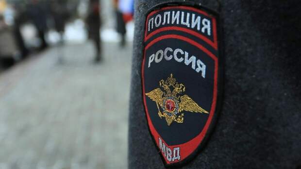 Пока в петербургском антикафе полицейские оформляли уклониста, их коллега играл в VR-очках