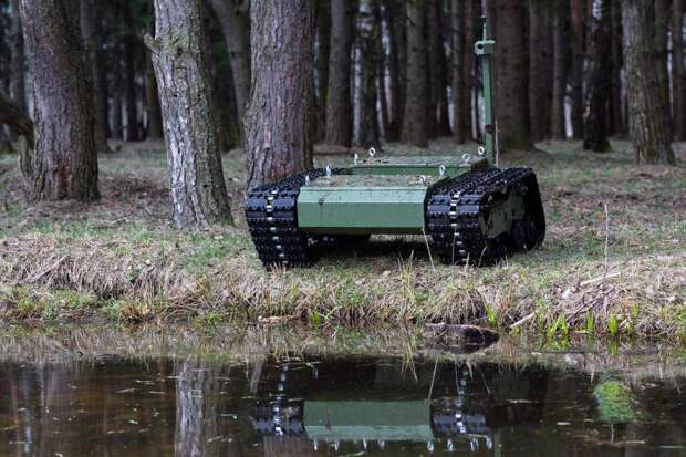 Робот «Депеша» эвакуировал с передовой четверых раненых бойцов