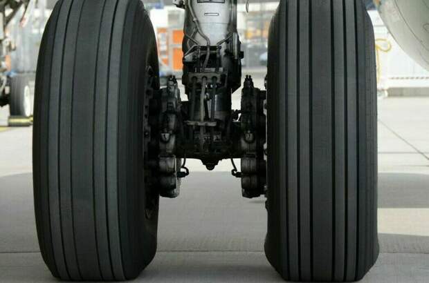 Самолет UTair Дубай—Москва вернулся в аэропорт вылета