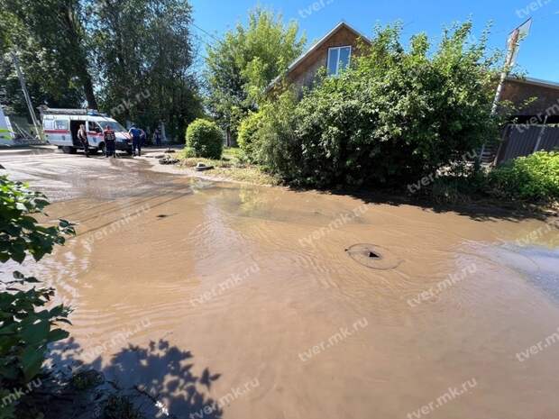 В Твери целую улицу залило кипятком