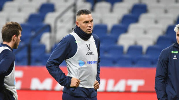 Непомнящий: Дзюба гарантированно принёс бы пользу «Спартаку», там требуется дядька-вожак