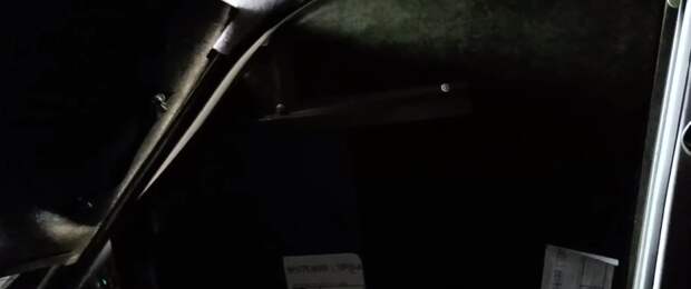 В кабине – кромешная темень. Скриншот: видео ТГ-канал "Vброне".