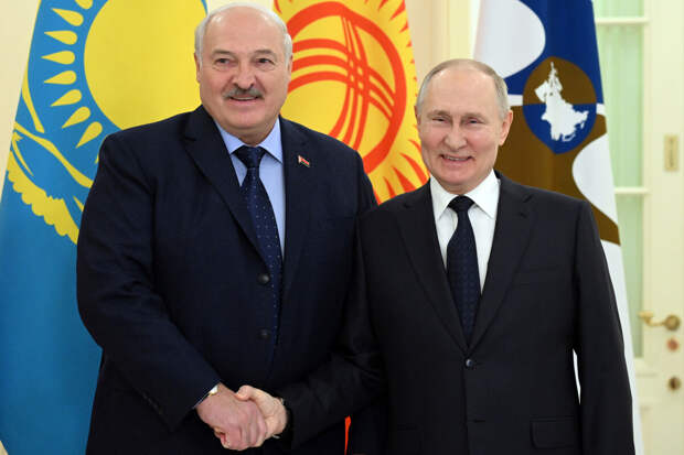 Путин призвал Лукашенко не жадничать и поставить России куриные яйца