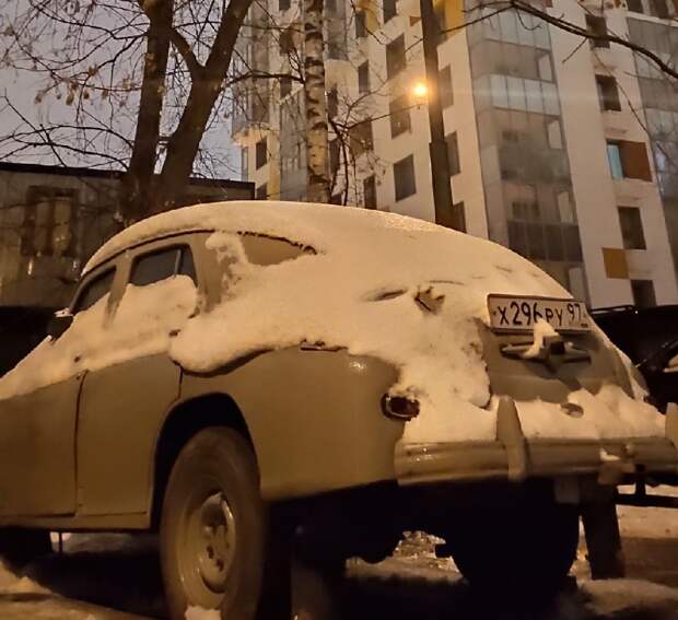 Фото дня: ретро-автомобиль «Победа»