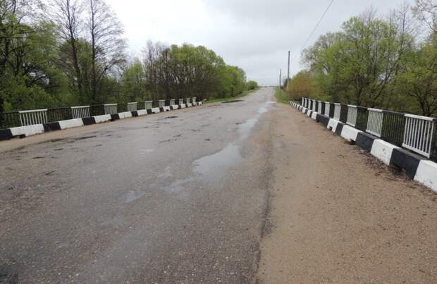 Под Смоленском закрыли мост через реку