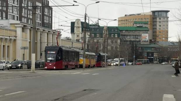 В Барнауле встало движение трамваев на проспекте Строителей