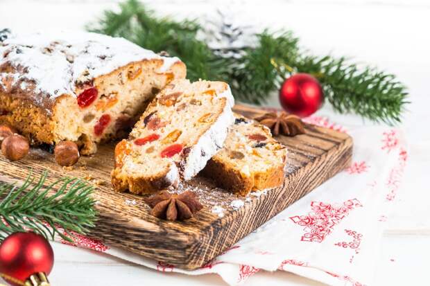 Рождественский пирог с сухофруктами и орехами