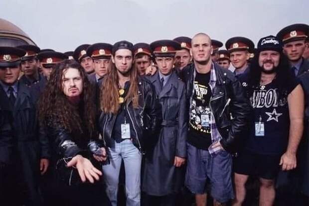 Подборка атмосферных снимков из 90-х