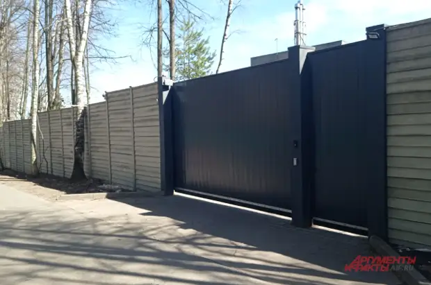 Что стало с гигантским поместьем, которое не достроил Чубайс?