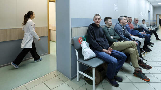 Минобороны снова хочет расширить список ограничений для службы по контракту