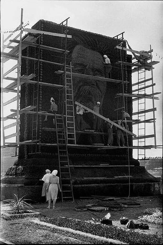25 кадров Анри Картье Брессона о советской жизни в 1954 году Cartier Bresson12 25 кадров Анри Картье Брессона о советской жизни в 1954 году