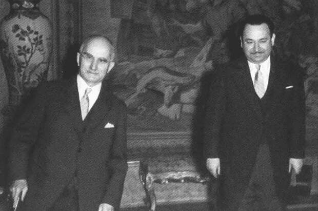 Посол Коста-Рики в Италии Т. Кастро (И. Григулевич) с итальянским президентом Л. Эйнауди после вручения верительных грамот. 14 мая 1952 года.