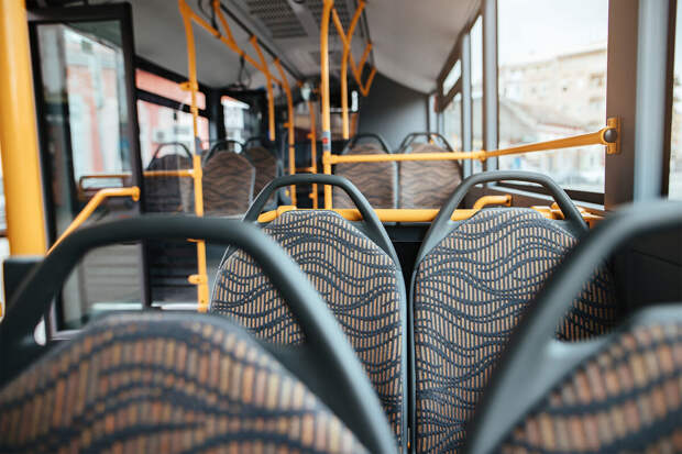 В Барнауле водители автобусов не вышли на линию из-за сокращения зарплат