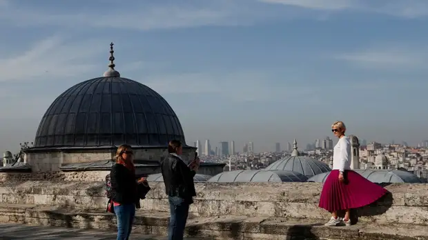 В Турции за сутки выявили более девяти тысяч случаев коронавируса