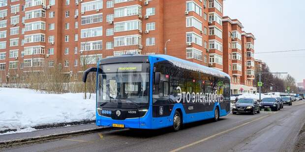 Порядка 50 маршрутов городского наземного транспорта изменили в Москве минувшей зимой