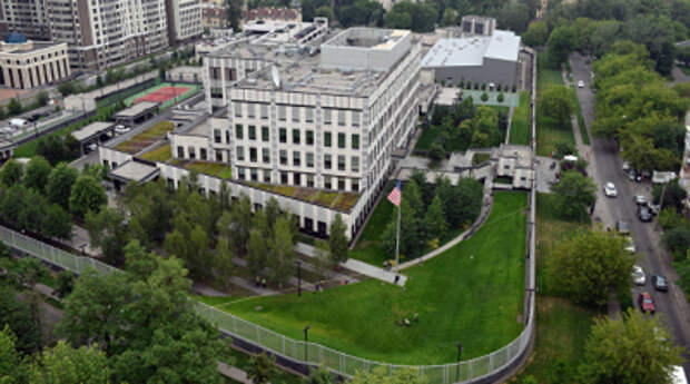 Bloomberg: США подумывают над эвакуацией семей своих дипломатов из Украины Bloomberg: США подумывают над эвакуацией семей своих дипломатов из Украины