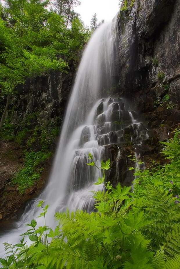 Еламовский водопад Звезда Приморья. Фото