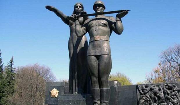 Монумент Славы во Львове