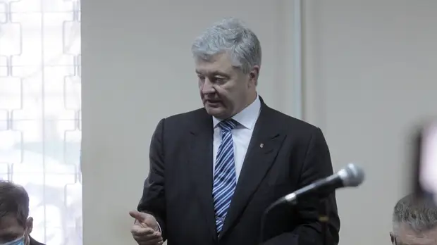Суд избрал меру пресечения экс-президенту Украины Порошенко в виде личного обязательства