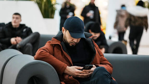 Эксперт Пермяков напомнил о рисках подписок на зарубежные сервисы для россиян