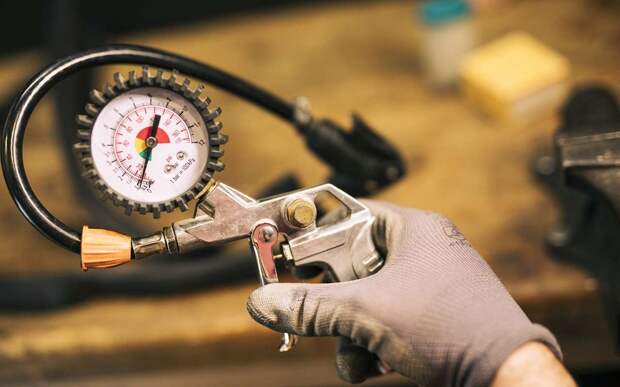 Как заморозки и оттепели влияют на давление в шинах?