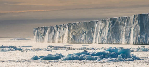 Фото Ледниковые водопады Шпицберген. Ледяные чудеса природы. Фото с сайта NewPix.ru