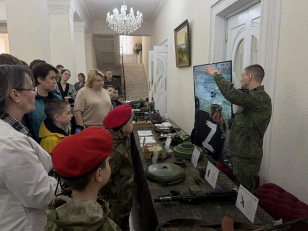 Выставка вооружения прошла в Октябрьском районе Дона