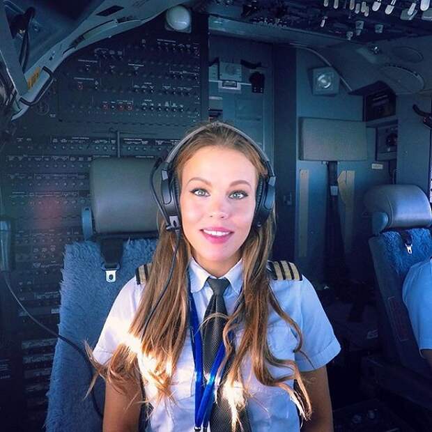 Эта девушка — пилотесса Boeing 737, но свободное время она уделяет совершенно неожиданному хобби.