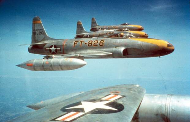 Локхид F-80 Шутинг Стар воевавшие в Корее. 1950 г.