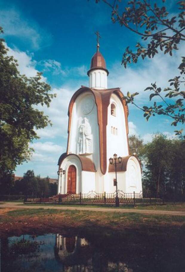 Часовни в королеве. Александро Невская часовня Королев. Часовня св. Александра Невского Королев. Королёв город Московская область часовня Александра Невского. Барельеф часовня Александра Невского королёв.