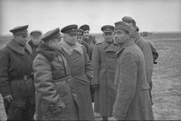 Генерал Николай Ватутин был одним из самых талантливых военачальников периода Великой Отечественной войны. Сами немцы называли его не иначе как "гроссмейстер".-7